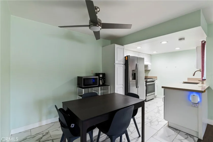 1114 W Blaine #204 photo 10