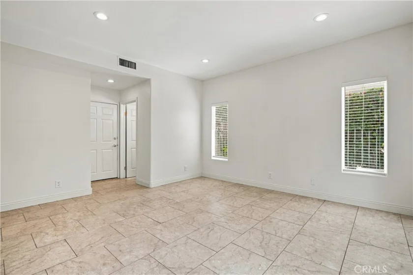 Unit C Reseda Boulevard photo 16