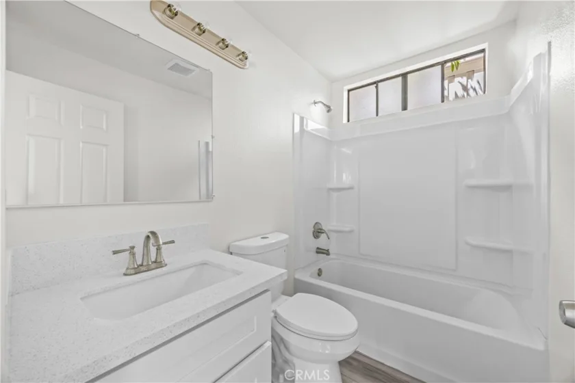 2332 E 17th #101 photo 7