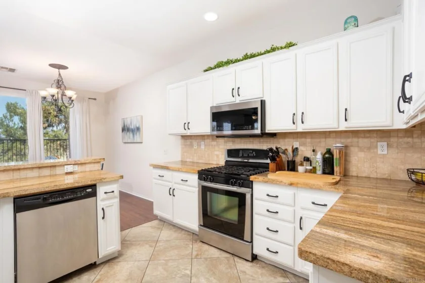 425 S Meadowbrook Drive #123 photo 9