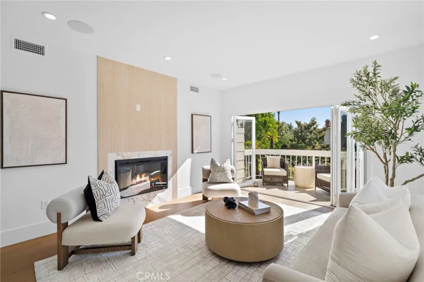 50 Belcourt photo 38
