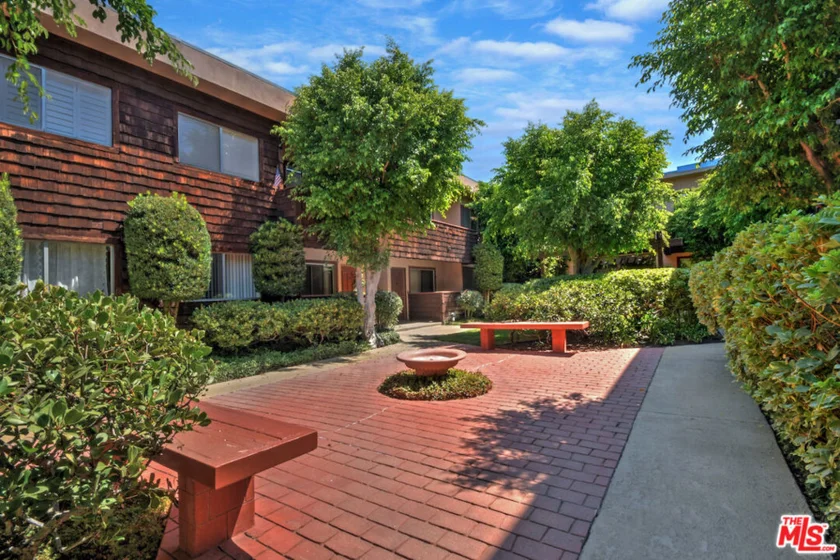 5403 Newcastle Avenue #19 photo 43