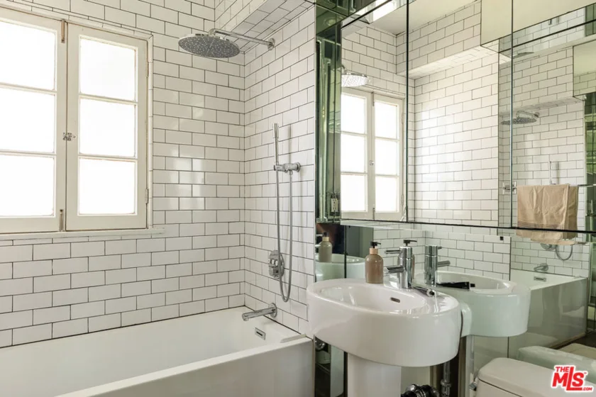 109 N Sycamore Avenue #102 photo 6