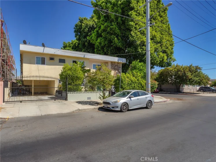 6904 Radford Avenue #7 photo 20