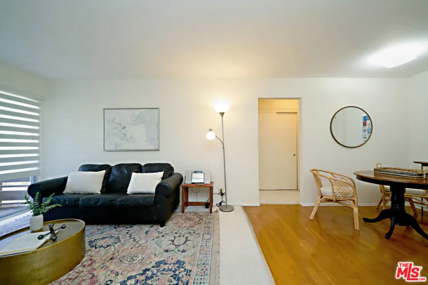 320 S Ardmore Avenue #323 photo 19