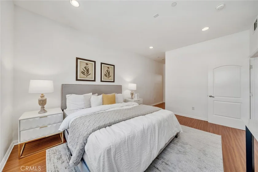 230 S Jackson #206 photo 8