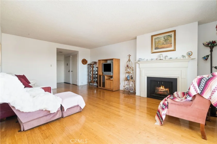 106 N Western #302 photo 7