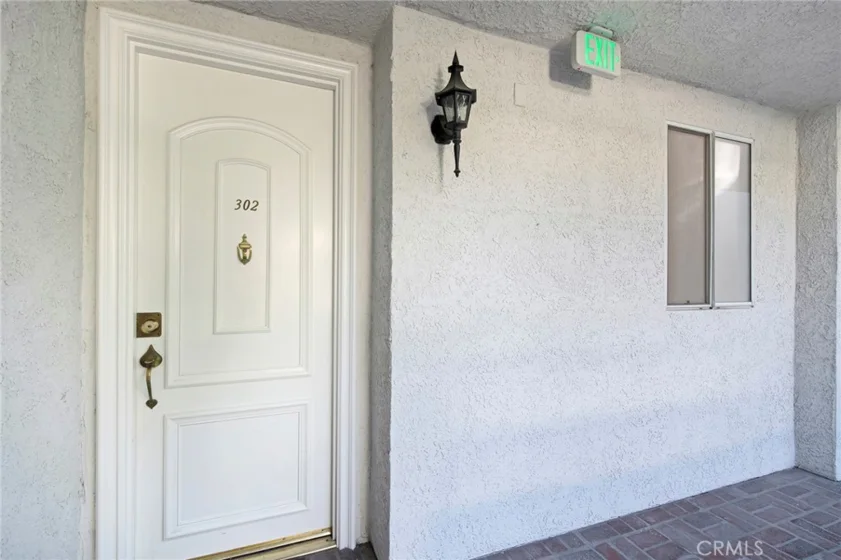 1375 Kelton Avenue #302 photo 1