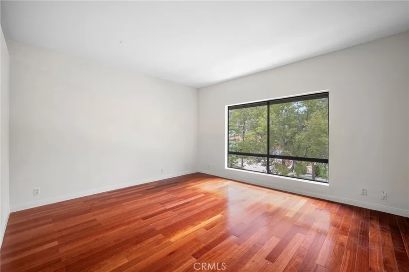 1349 N Columbus #21 photo 15
