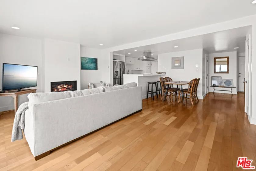 23908 De Ville Way #A photo 29