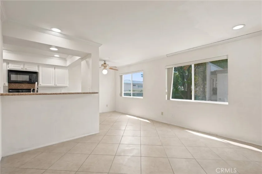11786 Moorpark Street #F photo 28