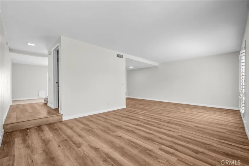 4107 Larwin Avenue photo 5