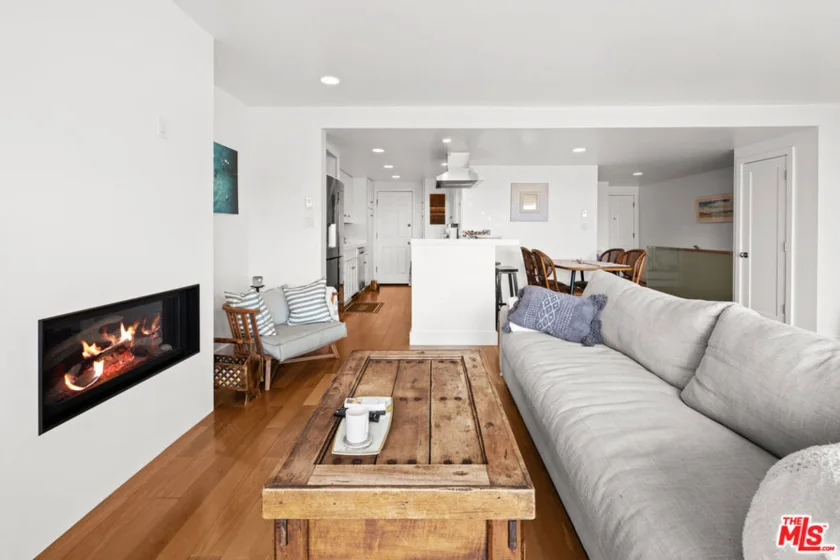 23908 De Ville Way #A photo 32