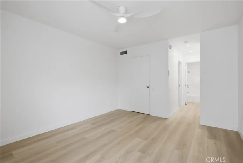 5460 White Oak Avenue #K203 photo 9