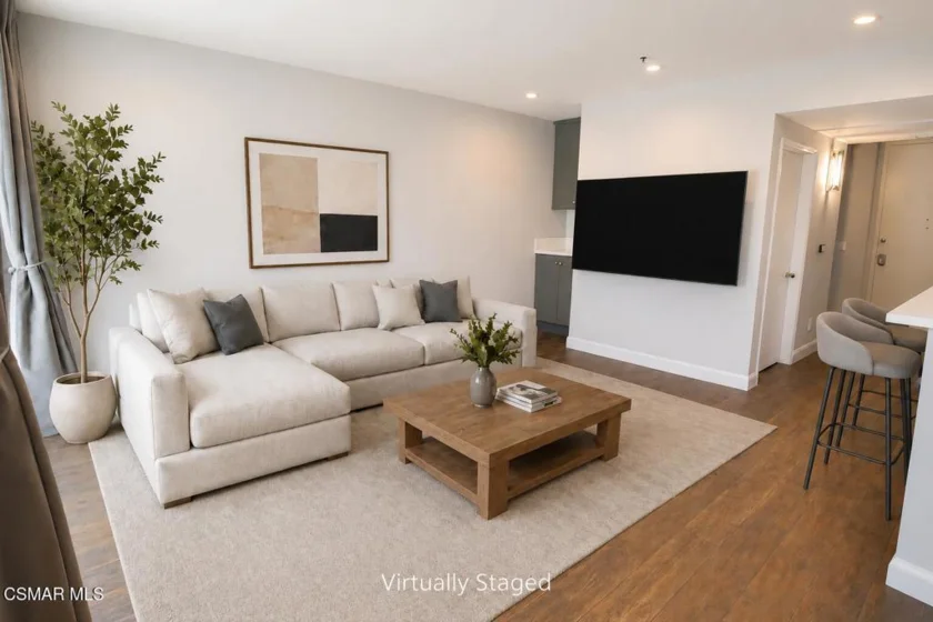 5350 White Oak Avenue #105 photo 1