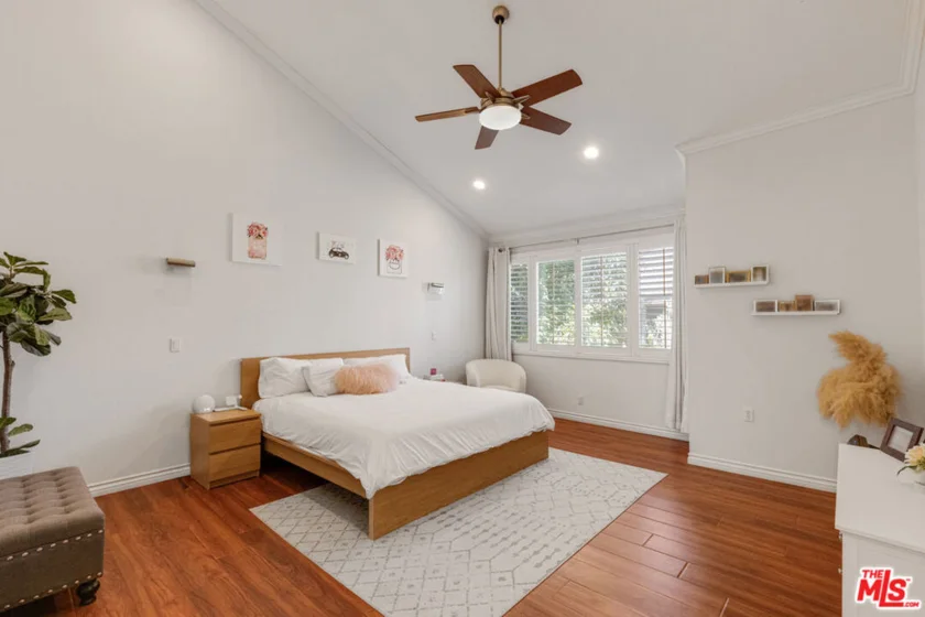 5215 White Oak Avenue #2 photo 6