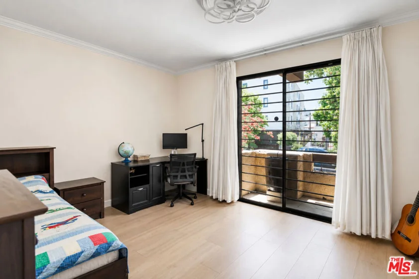 14923 Moorpark Street #101 photo 17
