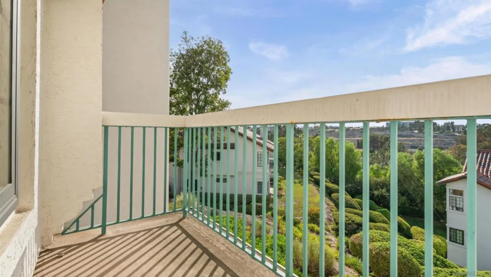 16424 Avenida Venusto #C photo 30