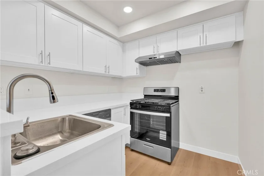 1255 N Los Robles Avenue #18 photo 11