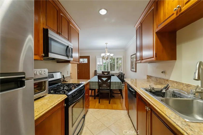 551 W Stocker Street #3 photo 7
