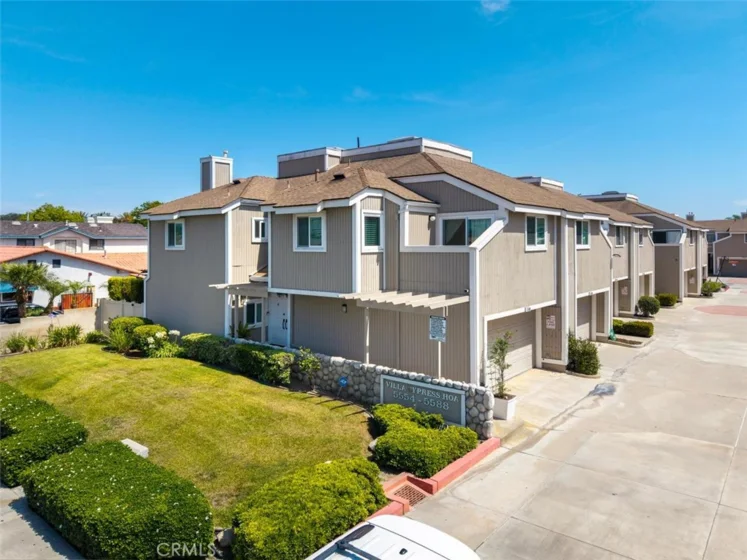 5588 Orange Avenue photo 1