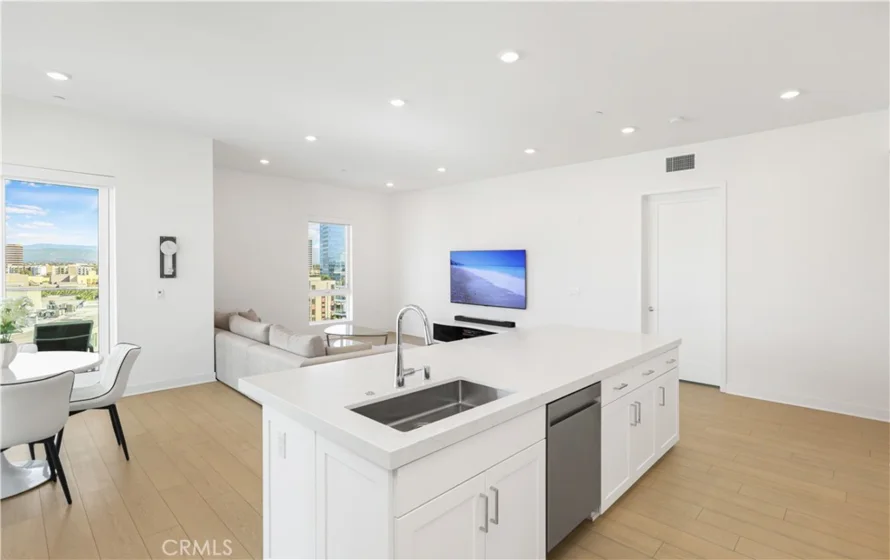 3700 Rivington photo 9