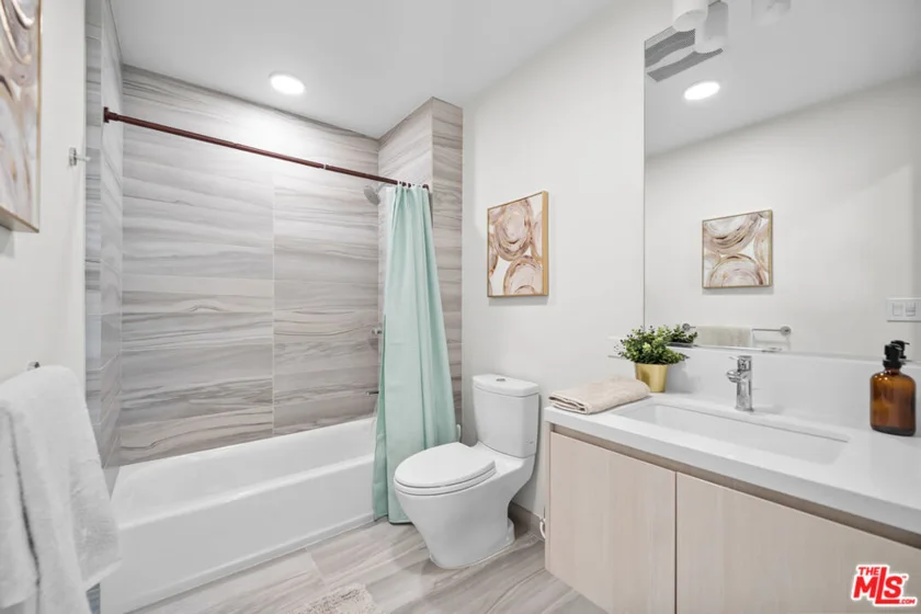 1050 S Grand Avenue #1303 photo 16