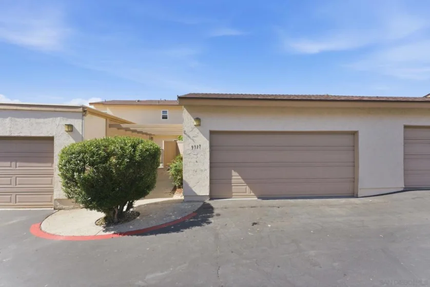9917 Aviary Drive photo 28