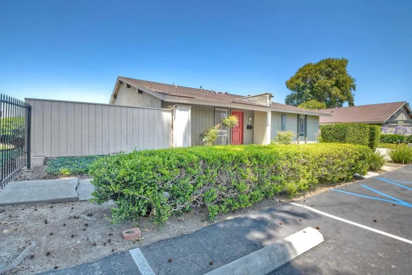 440 Parkside Drive photo 33