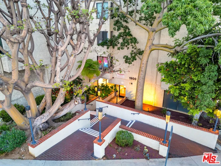 1900 Vine Street #103 photo 37