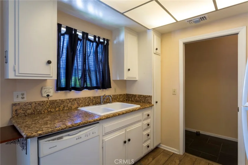 1331 Victoria Drive #18 photo 10