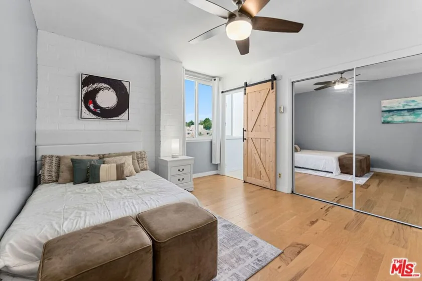 540 Kelton Avenue #501 photo 10