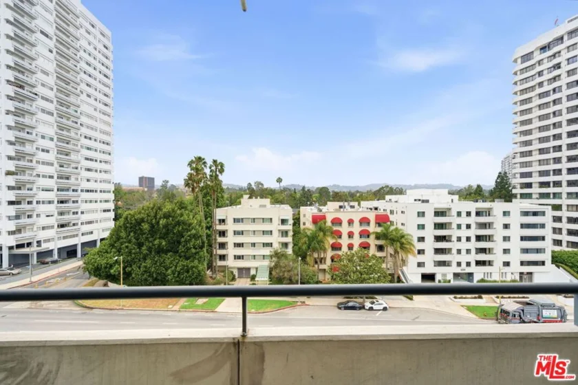 10660 Wilshire Boulevard #805 photo 38