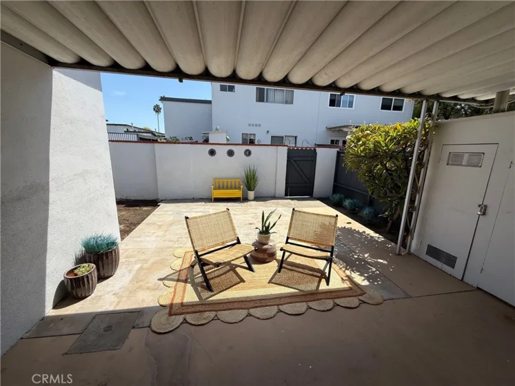 1950 W Glenoaks #a photo 21