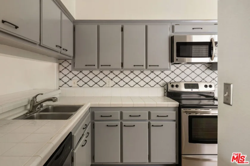 1900 Vine Street #403 photo 6