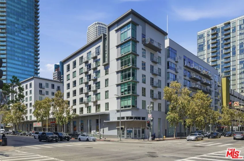 645 W 9th Street #406 photo 2