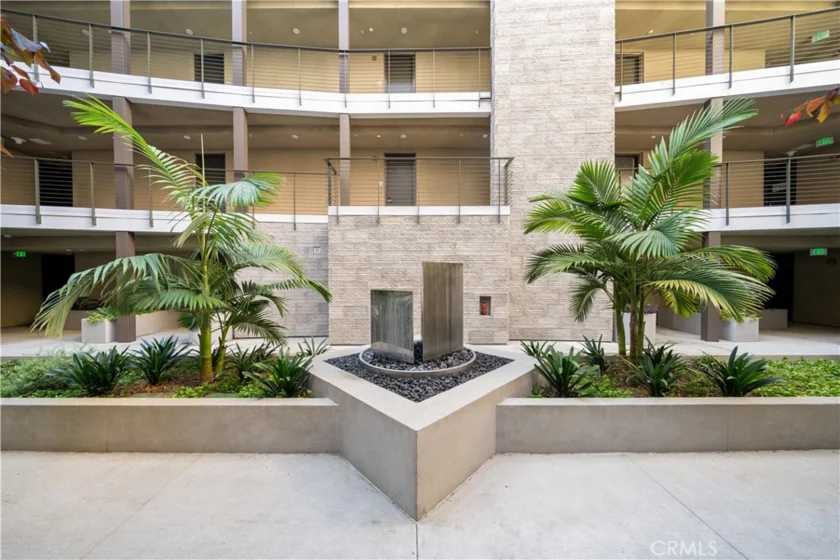 218 N El Molino Avenue #303 photo 29