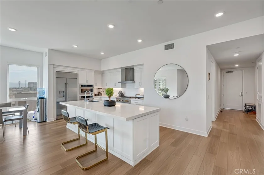 4600 Rivington photo 4