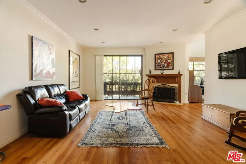 10336 Almayo Avenue #302 photo 1
