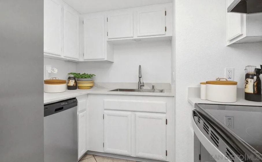 4240 Menlo Avenue #19 photo 26