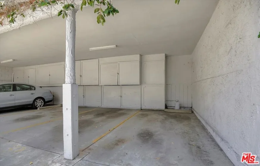 1222 N Olive Drive #209 photo 19