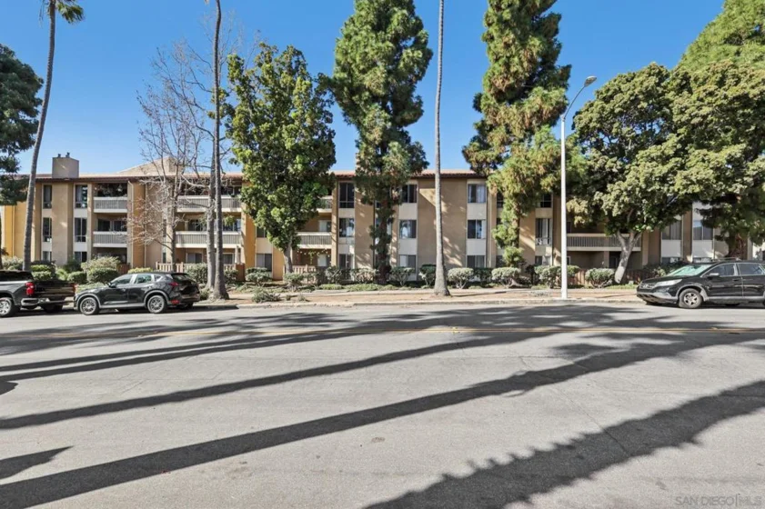 4600 Lamont Street #204 photo 33