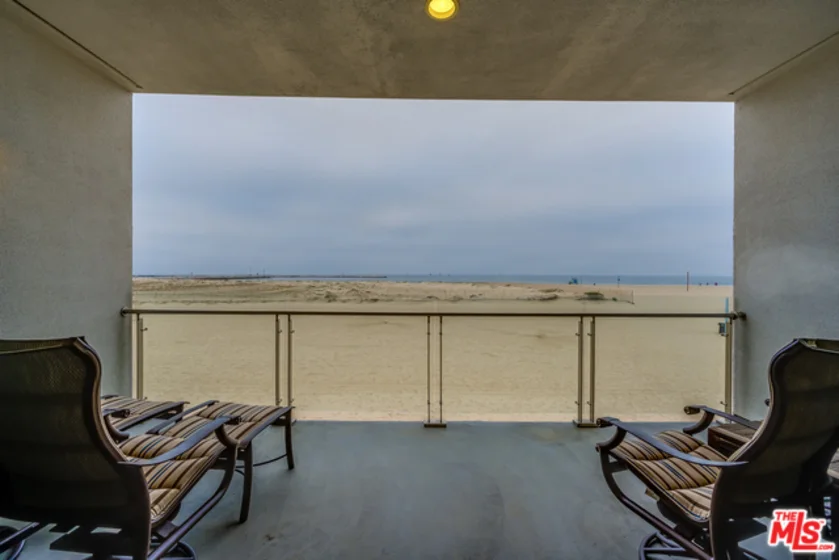 5205 Ocean Front #202 photo 1