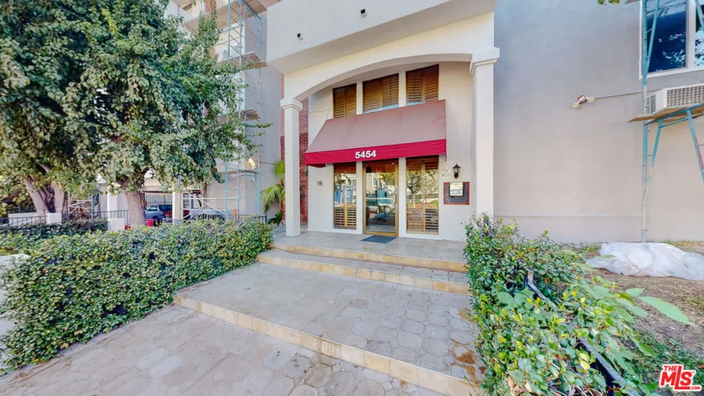 5454 Zelzah Avenue #214 photo 1