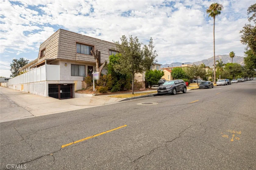 1013 Allen #6 photo 2