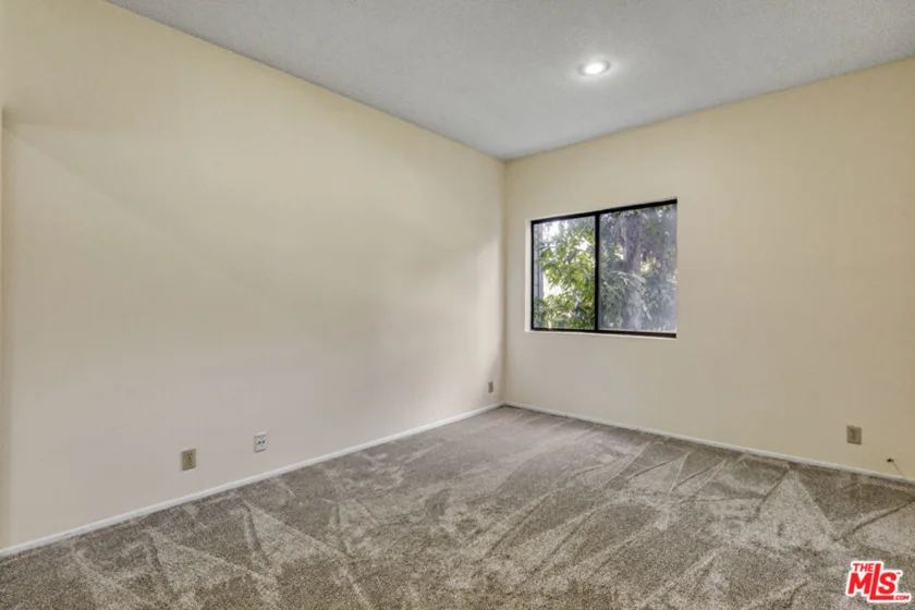 13331 Moorpark Street #233 photo 22
