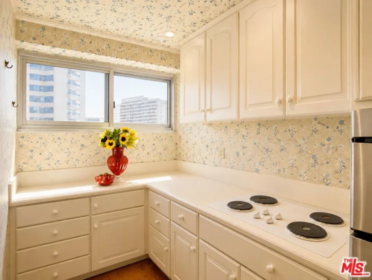 10450 Wilshire Boulevard #10J photo 12