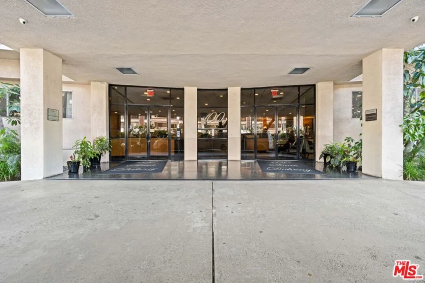 100 S Doheny Drive #512 photo 15
