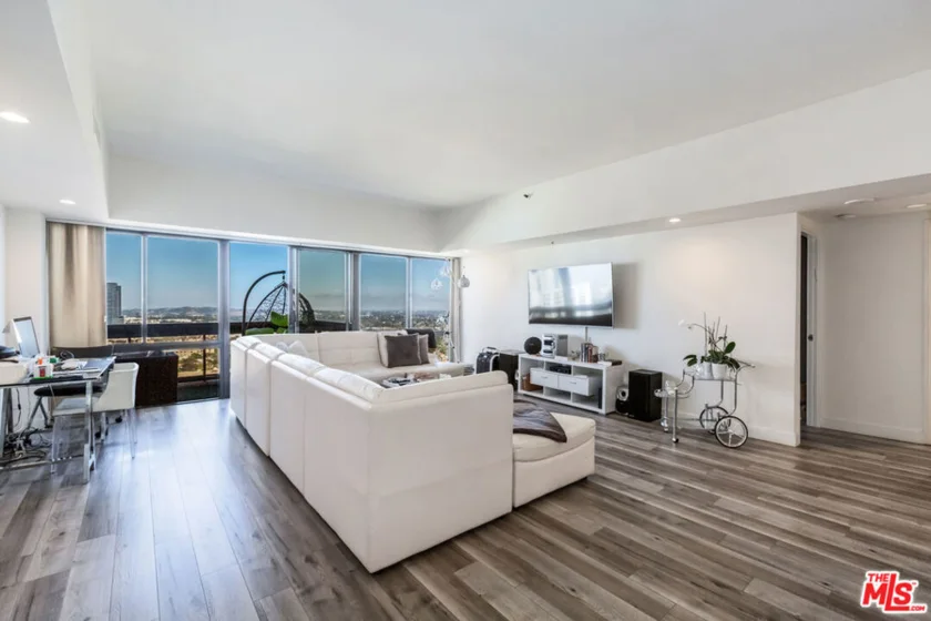 10445 Wilshire Boulevard #1806 photo 12