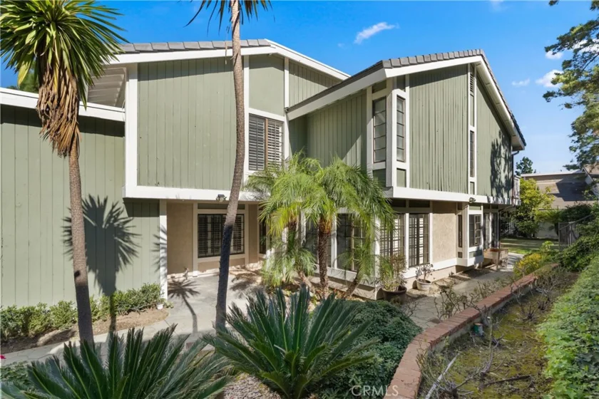 5810 E Mountain Loop photo 3